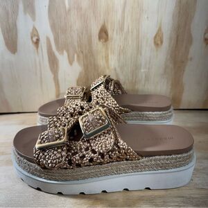 Madden Girl Gold Woven Sandals Women’s Size 9.5